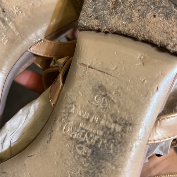 Authentic Valentino Rockstud Sandals - Picture 12 of 16